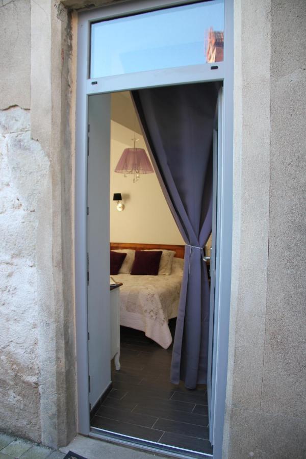Chateau Besson Desertines  Exterior photo
