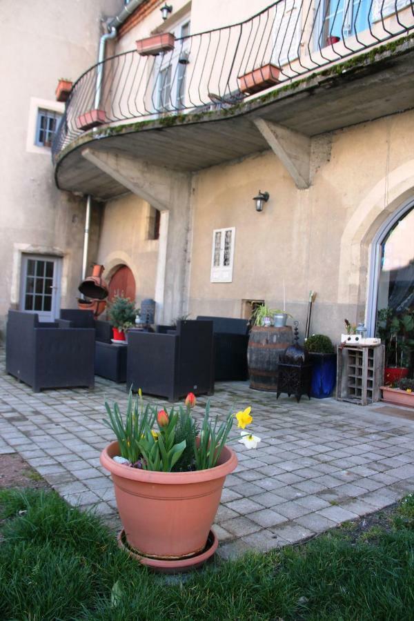 Chateau Besson Desertines  Exterior photo